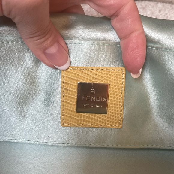 Limited Edition Vintage 2000’s Fendi Beaded & Lizzard bag with enamel buckle - Picture 14 of 15